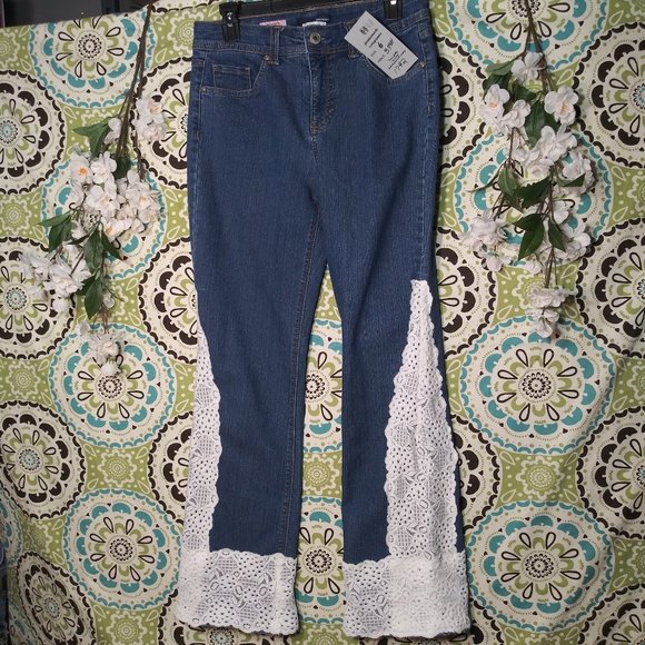 1792 Size 6 Basic Editions lace Flare Jeans - Picture 1 of 5
